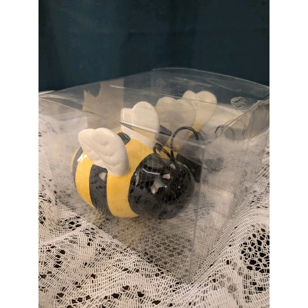 Honey Bumble Bee Salt & Pepper Shaker Market Square Ceramic NIB